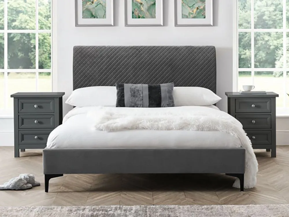 Julian Bowen Julian Bowen Sanderson Diamond 4ft6 Double Grey Quilted Velvet Fabric Bed Frame