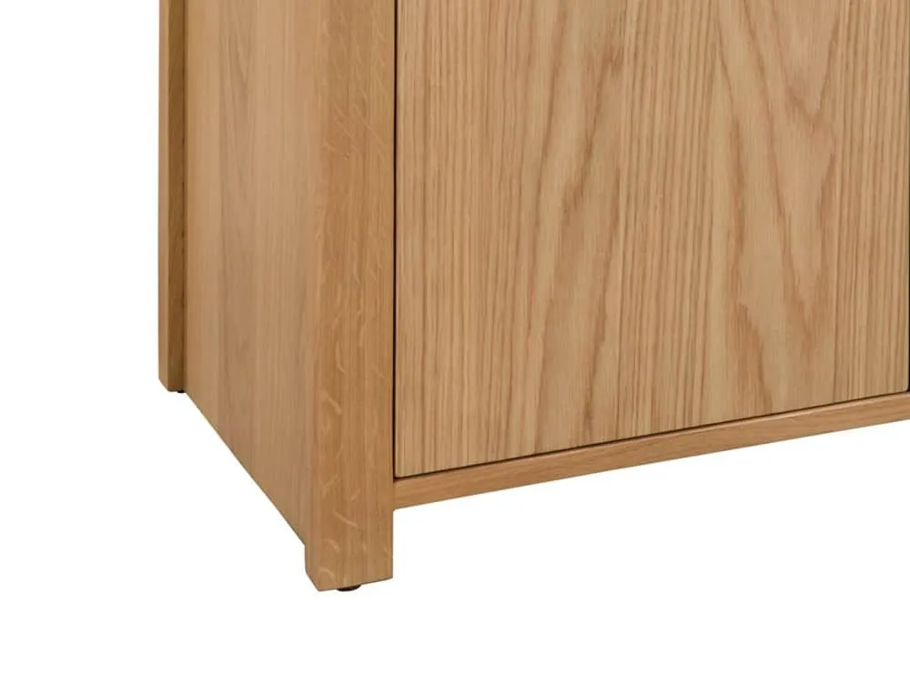 Julian Bowen Julian Bowen Curve Oak 3 Door 3 Drawer Sideboard (Assembled)