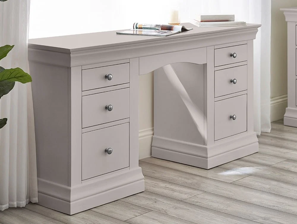 Julian Bowen Julian Bowen Clermont Light Grey 6 Drawer Dressing Table