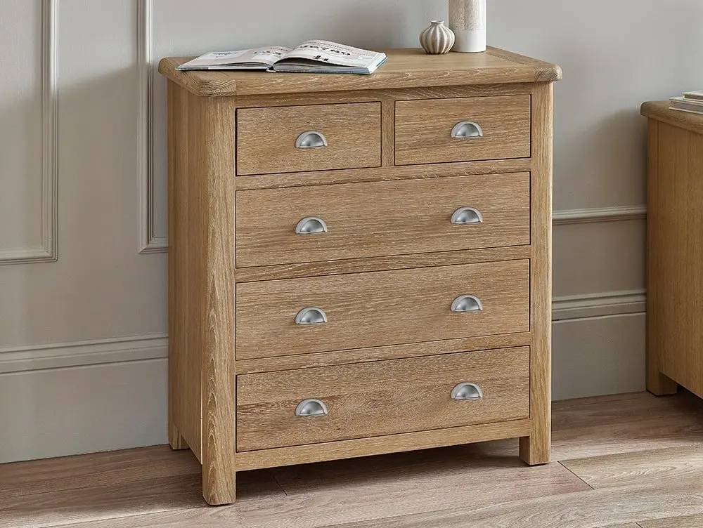 Julian Bowen Julian Bowen Memphis Limed Oak 3+2 Drawer Chest of Drawers