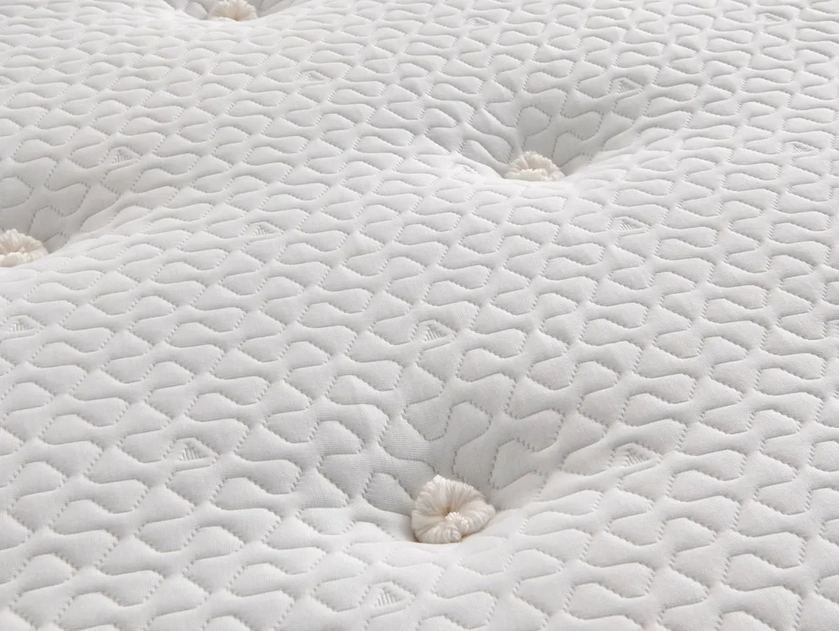 Silentnight Silentnight UltraGel Miracoil Pillowtop 5ft King Size Mattress