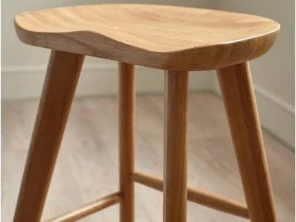 Julian Bowen Mulu Oak Wooden Set of 2 Bar Stools Julian Bowen Mulu Oak Wooden Set of 2 Bar Stools