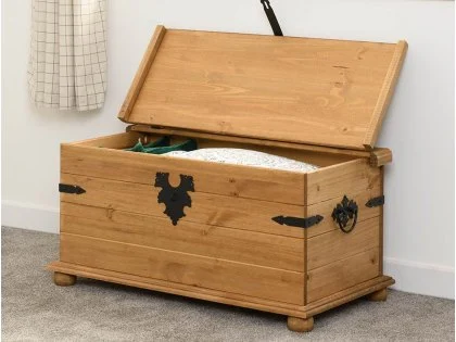 Seconique Corona Pine Wooden Storage Chest Seconique Corona Pine Wooden Storage Chest