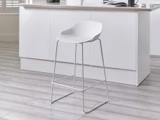 Julian Bowen Julian Bowen Rocco White Plastic Bar Stool